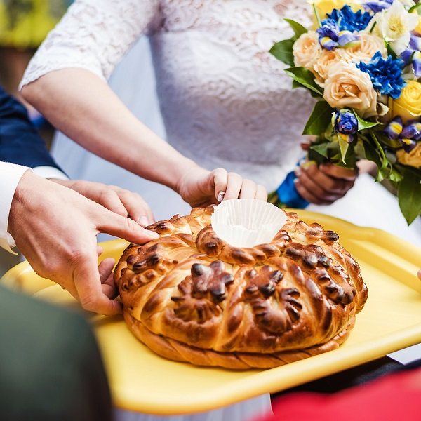 традиция со свадебным караваем