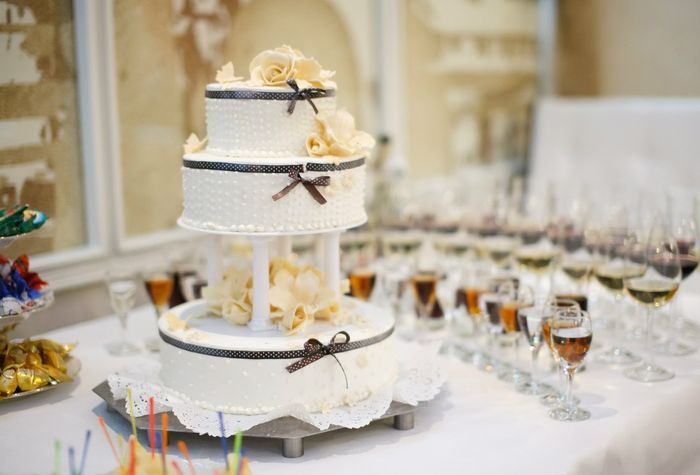 трехъярусный свадебный торт 7