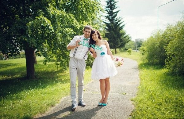 Тренд 2022 года – блестящее свадебное платье: лучшие модели и фото модных нарядов