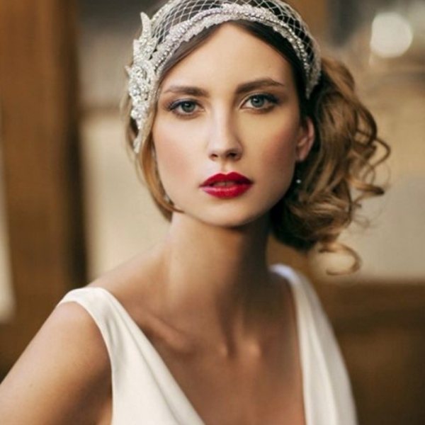 укладка волос для невесты с овальным лицом