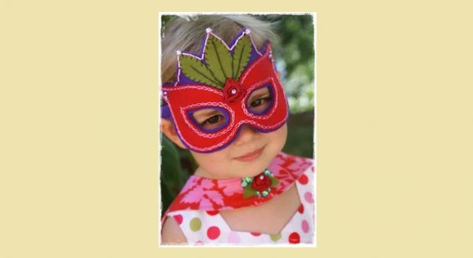 Украшаем маску цветной тканью