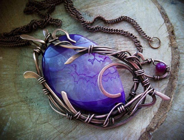 украшение из агата