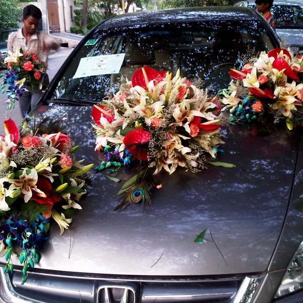 украшение капота цветами