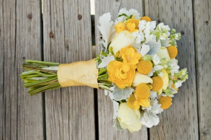 Украшения для букета невесты из фрезий