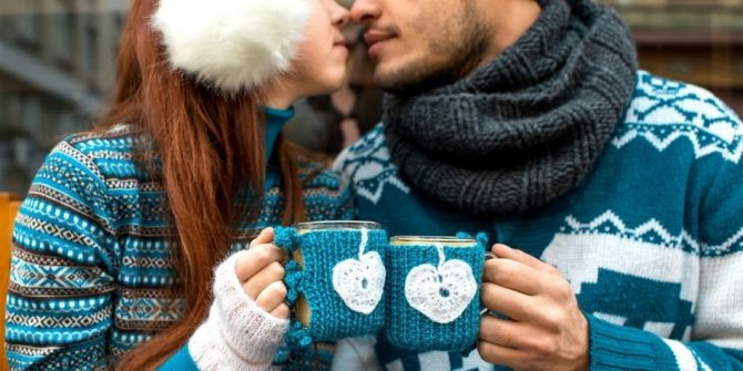 Уместно сделать вязаные подарки