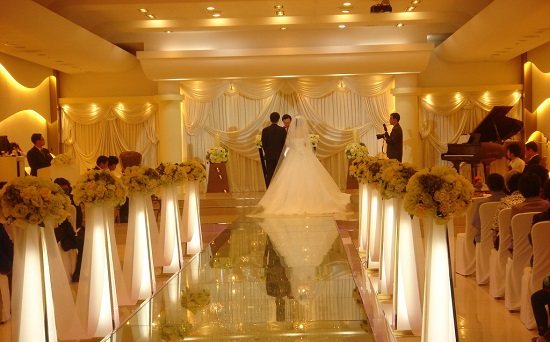 в праздничном зале