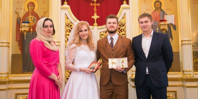 Ваши поручители обязательно должны быть крещенными