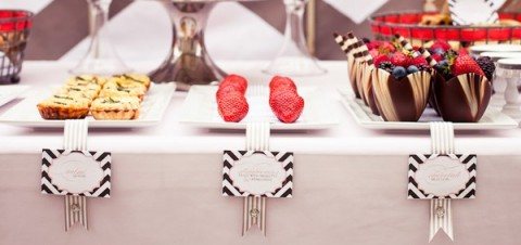 vintazh-i-modern-v-svadebnom-Kende-Bare-91-480x226 Традиционные сладости для Candy bar (Кэнди бара)