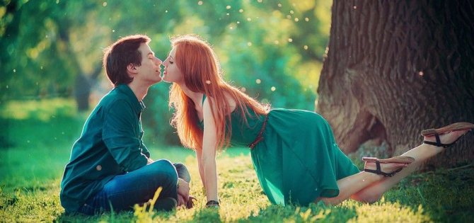 Влюбленной паре нужно подготовиться к предсвадебной фотосъемке