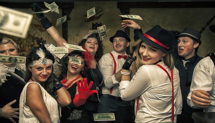 Всем присутствующим следует одеться в подходящем гангстерам стиле