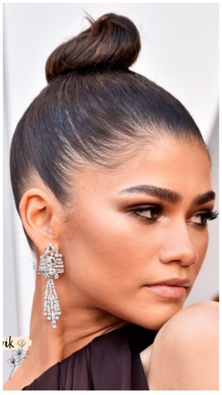 Высокий гладкий пучок фото