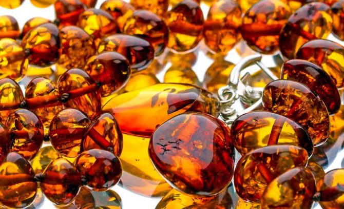 янтарные камешки