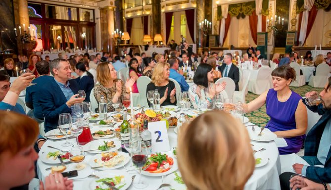 Юбиляр произносит тост