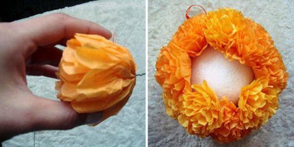 Заполняем шар цветами. Фото с сайта https://weddingdiary.ru/