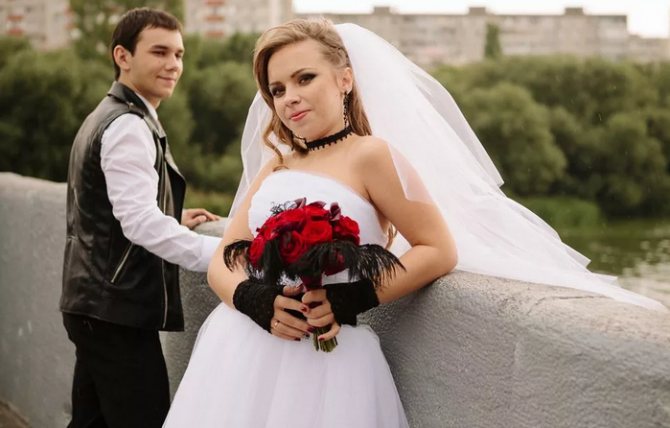 Жених и невеста в рокерском стиле