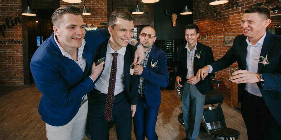 Жених может позвать друзей