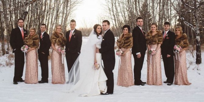 Зимняя свадьба с гостями