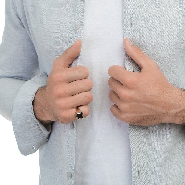 Золотое кольцо с фианитами