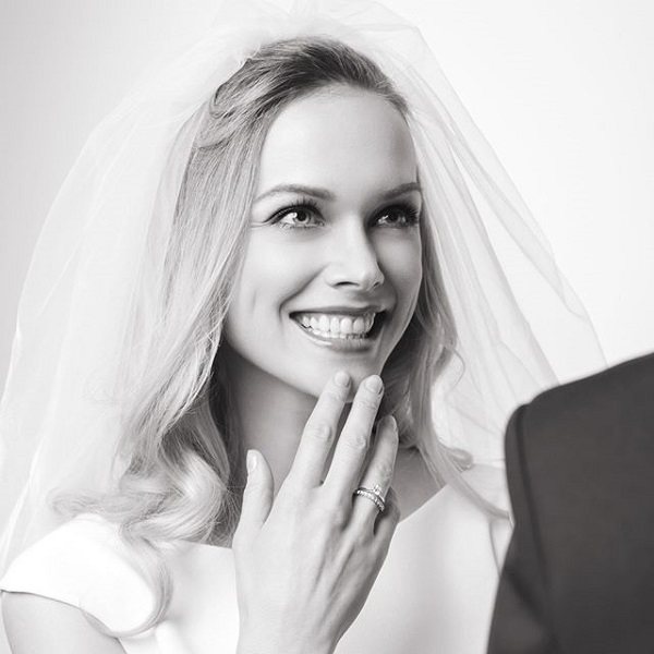 золотые кольца с бриллиантами санлайт